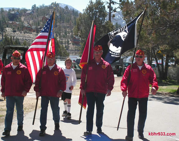 The Marine Corps Detachment 1038 (and DWP team member Riley Chlebik) lead the 2008 Walk MS on the Alpine Pedal Path.